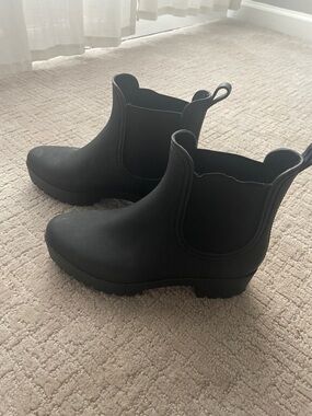 Black Chelsea Ankle Rain Boots - Sleek Everyday Bootie
